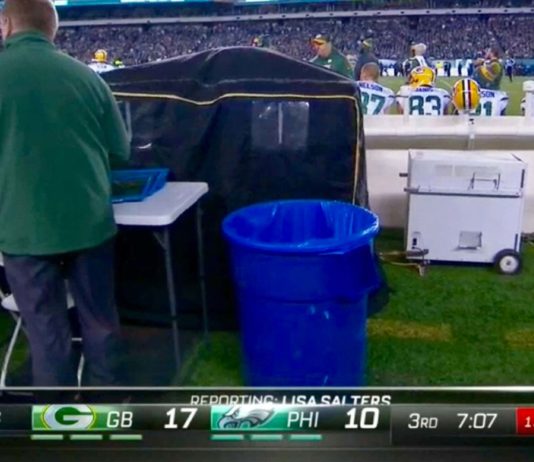  Rodgers Enters Mysterious Tent On Sideline, ReAppears Minutes Later