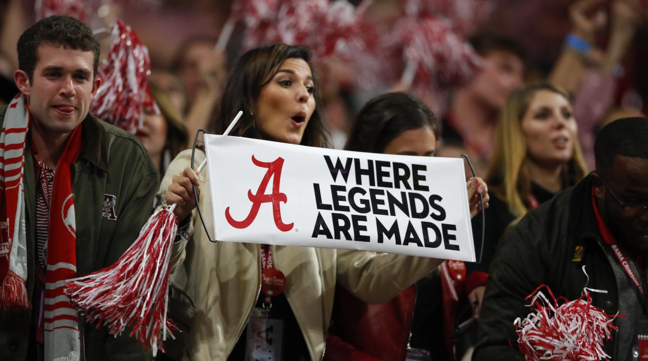 Alabama Babe Arrested For Celebrating National Title Win Outside University Building Naked