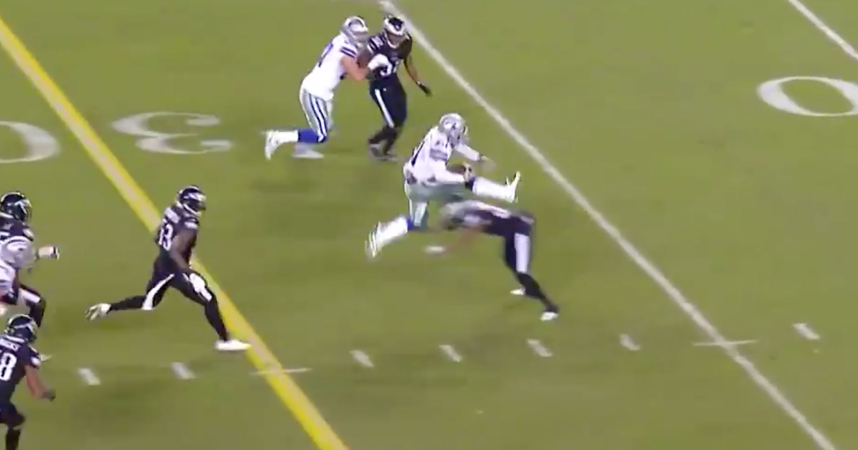 Ezekiel Elliott Hurdles Clear Over Eagles Defender During Huge Run