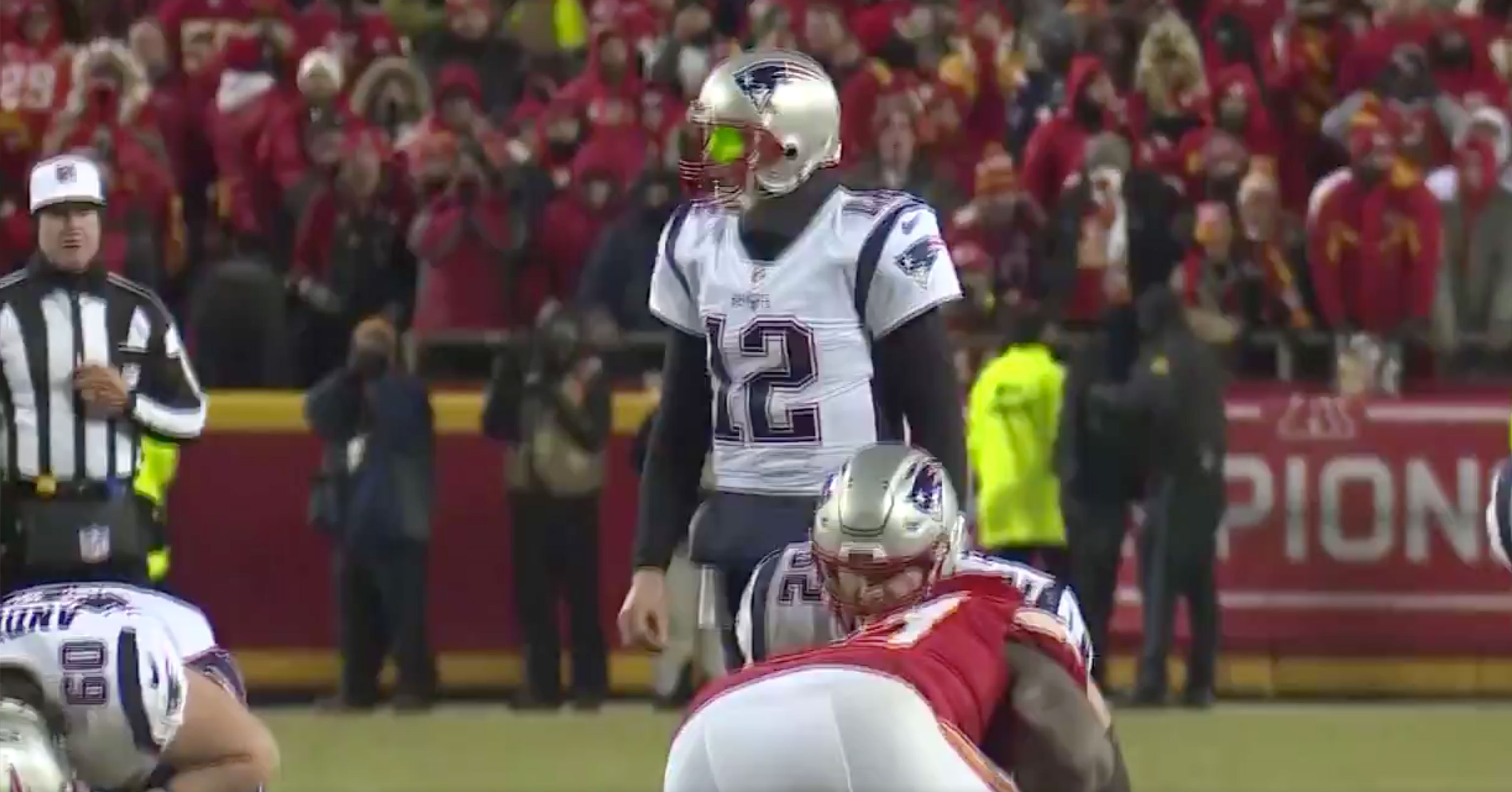 Chiefs Fans Shine Laser In Tom Brady’s Eyes Multiple Times During Afc Championship Game Video