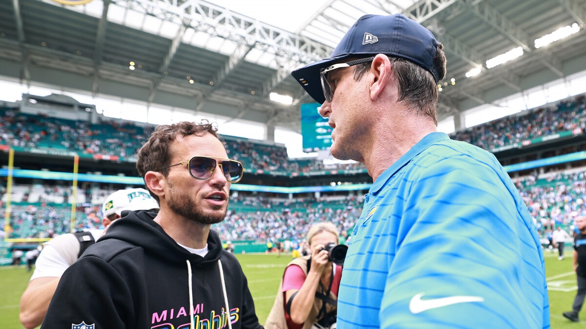 REPORT: Chargers Expected To Hire Former Dolphins HC Mike McDaniel As Offensive Coordinator