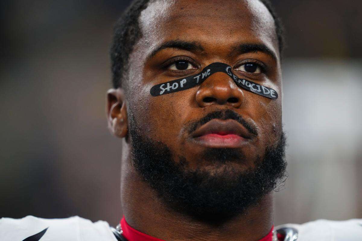 Texans’ Azeez Al-Shaair Fined For “Stop The Genocide” Eye Black During Wild Card Game vs Steelers