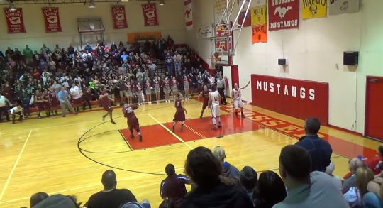 Craziest Ending To A High School Basketball Game! - Daily Snark