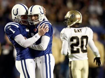 funny_sports_american_football_two_guys_hugging_and_player_named_gay