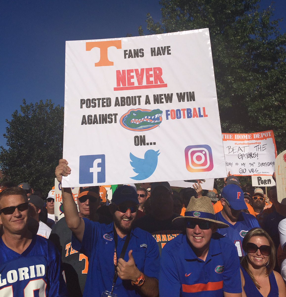 Here Are Some Of The Best College GameDay Signs at Knoxville Daily Snark