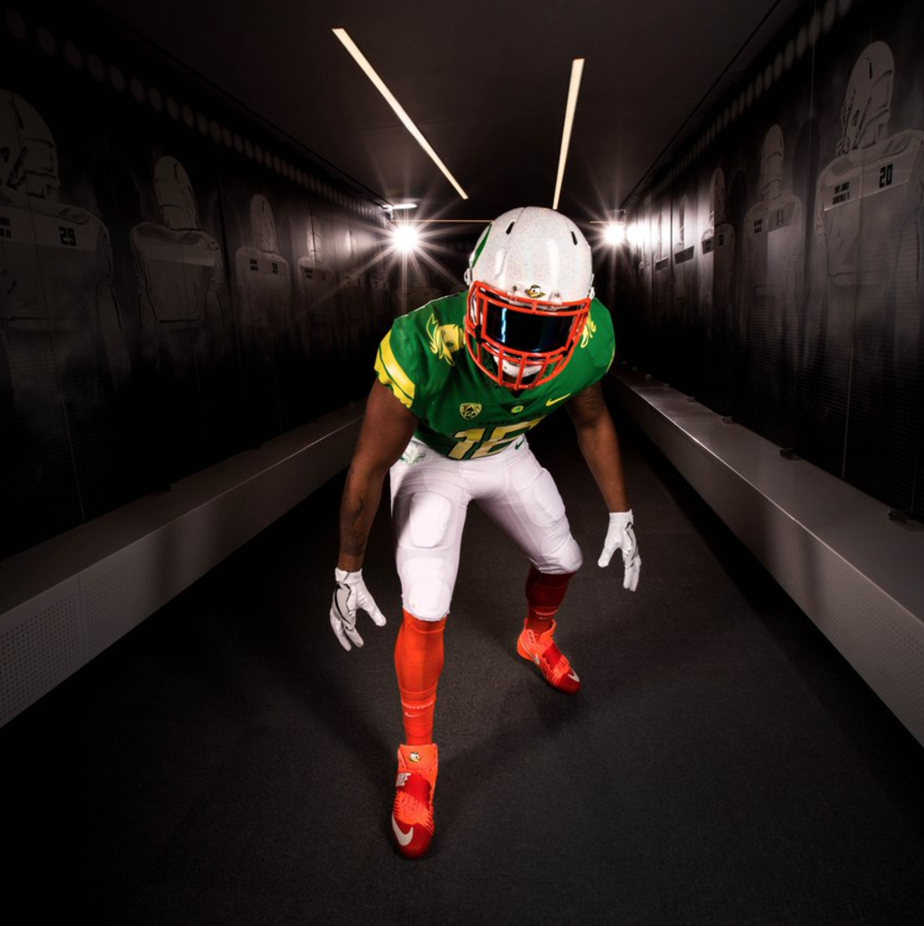 Oregon Unveils Uniforms That Make The Ducks Look Like Actual Ducks ...