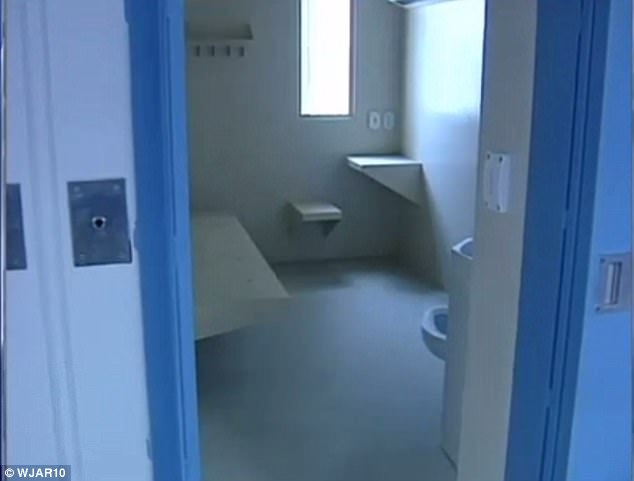 Grim scene: covered the floor of his cell in soap so that he would not lose his nerve according to a source (file photo of a cell at Souza-Baranowski Correctional Center above) Read more: http://www.dailymail.co.uk/news/article-4432542/Hernandez-notes-fianc-e-daughter-gay-prison-LOVER.html#ixzz4euNZ9aCU  Follow us: @MailOnline on Twitter | DailyMail on Facebook