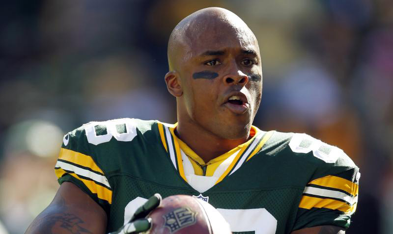 Jermichael Finley says Packers should call Brett Favre, not Colin