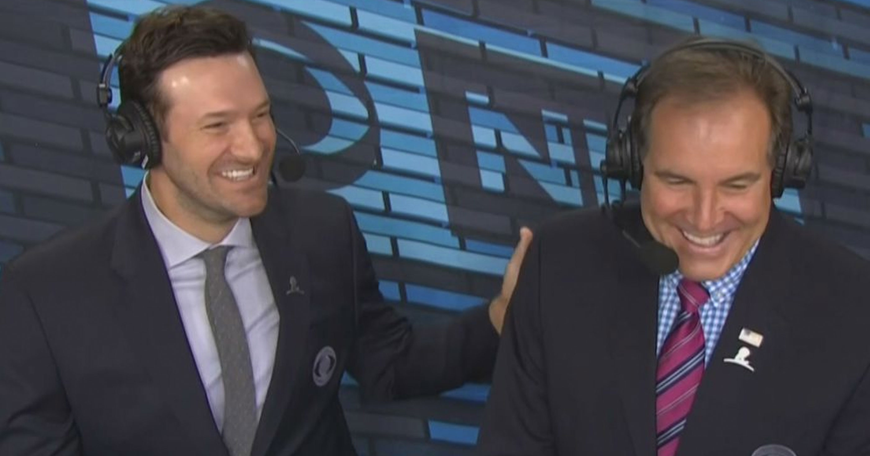 VIDEO: Jim Nantz Trolled Tony Romo On His Back Issues Live On Air