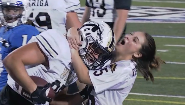 VIDEO: Western Michigan Player's Sister Runs Onto Field During Game To ...