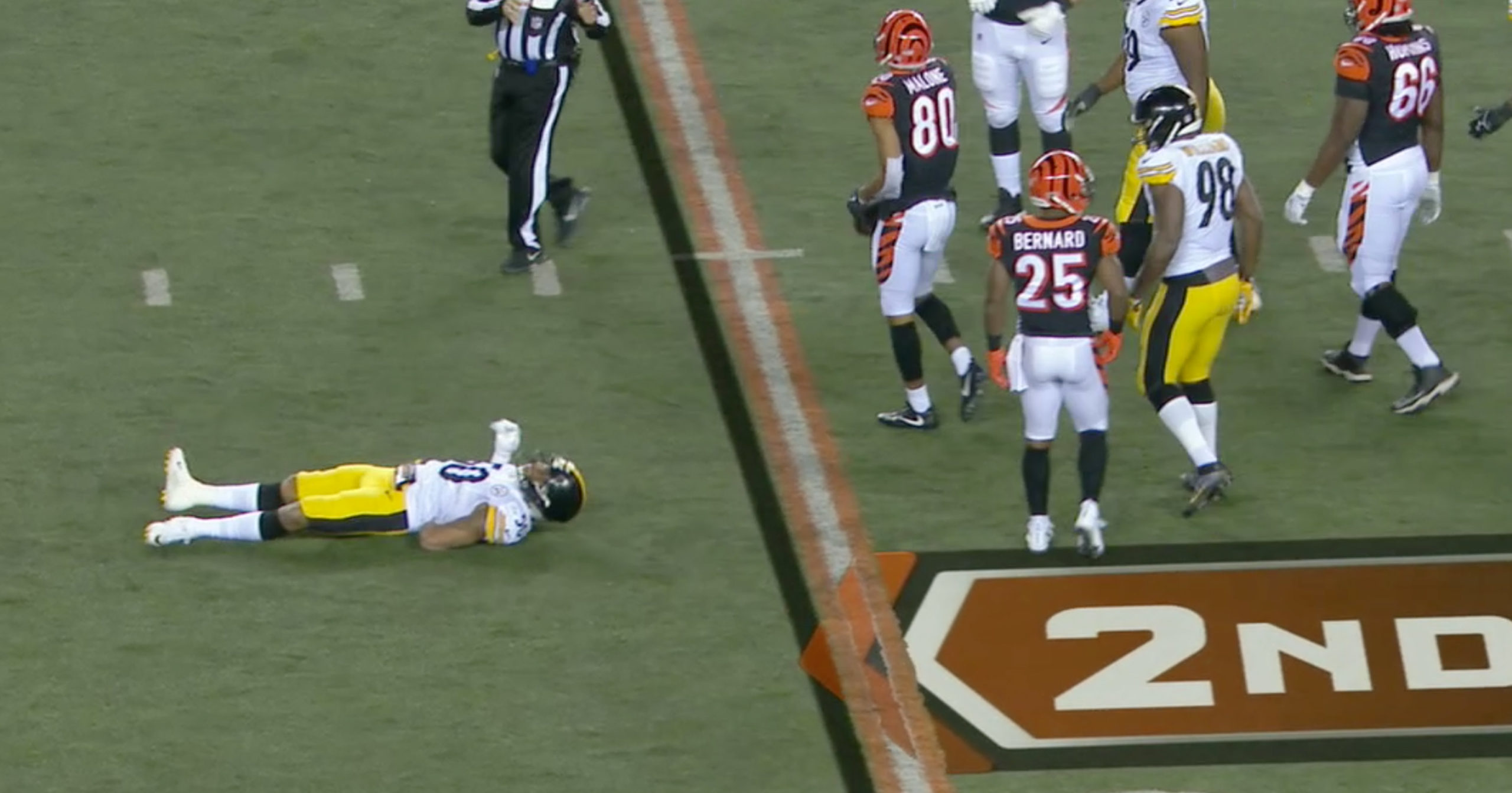 Steelers LB Ryan Shazier Carted Off Field, Rushed To Hospital After  Suffering Spinal Injury (VIDEO)