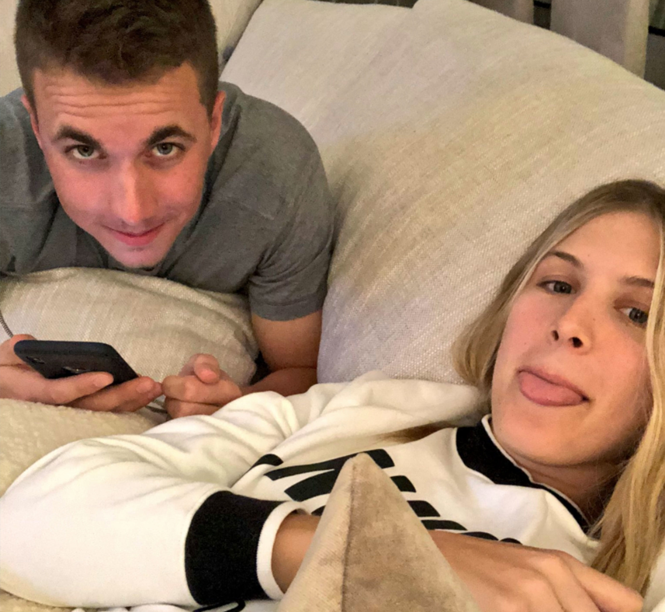 Genie Bouchard loses Super Bowl bet, brings date to Nets game 