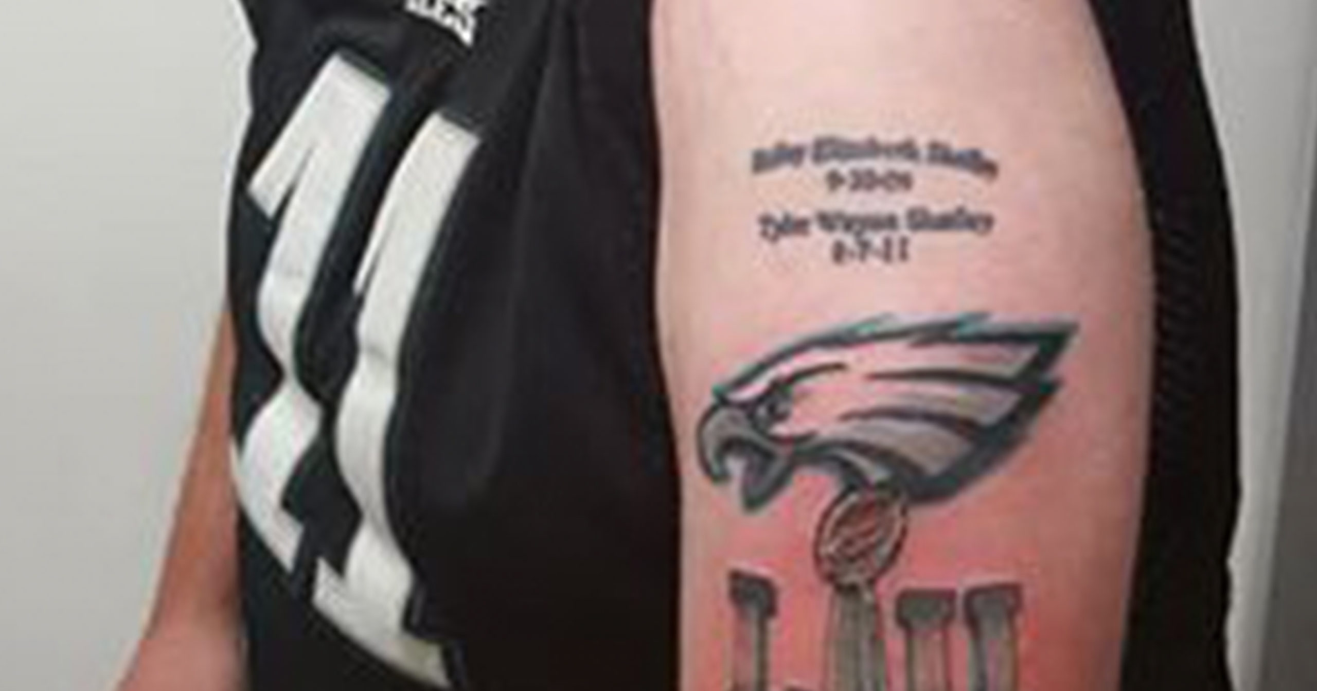 Eagles Fan Gets Super Bowl Tattoo with '2016' On Neck/Head - Daily