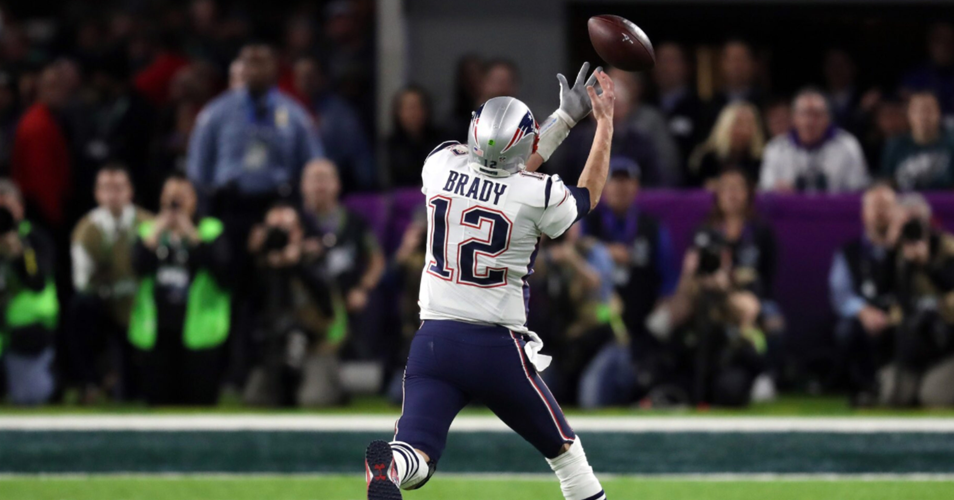 Philadelphia Donut Shop Selling 'Tom Brady Butterfingers' Donuts After  Super Bowl Win