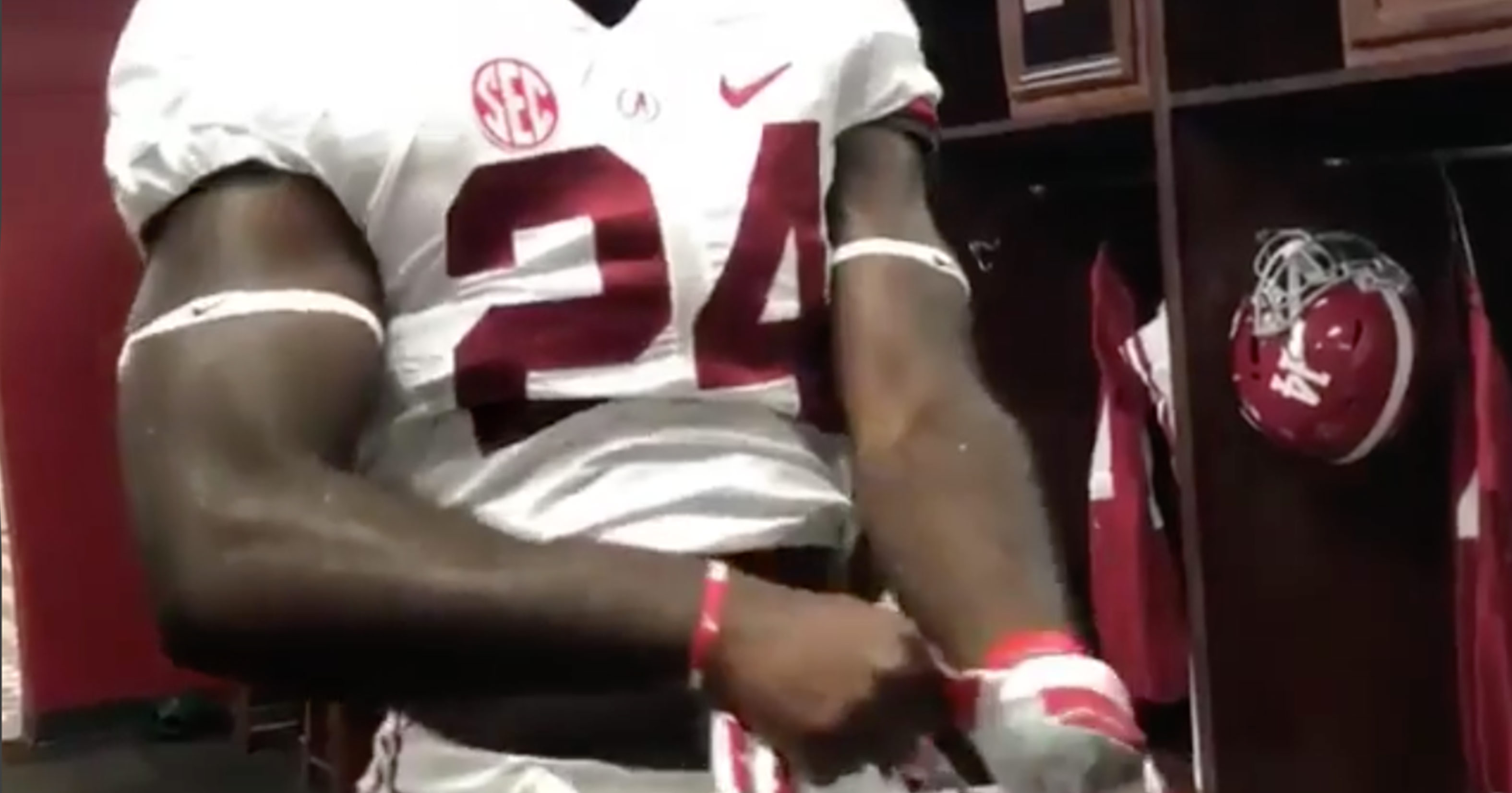 15-Year-Old Alabama Football Recruit Looks Like He's 30 