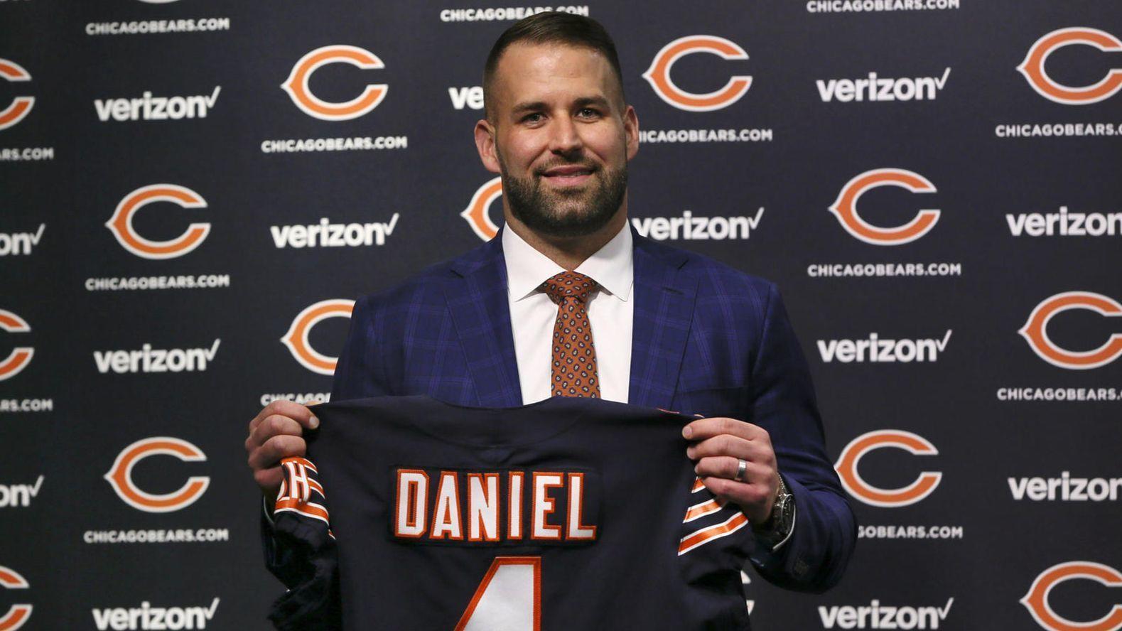 VIDEO Bears Backup QB Chase Daniel Goes Undercover As A Fan And Tries