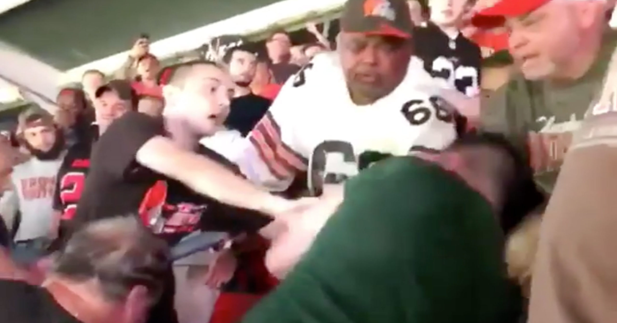 Browns Fan Grabs Jets Fan By His Balls And Squeezes Them During TNF Game Fi...