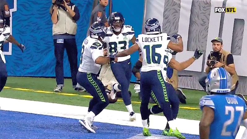 Seahawks Pull Off Impressive "Batter Charge The Mound" TD Celebration ...