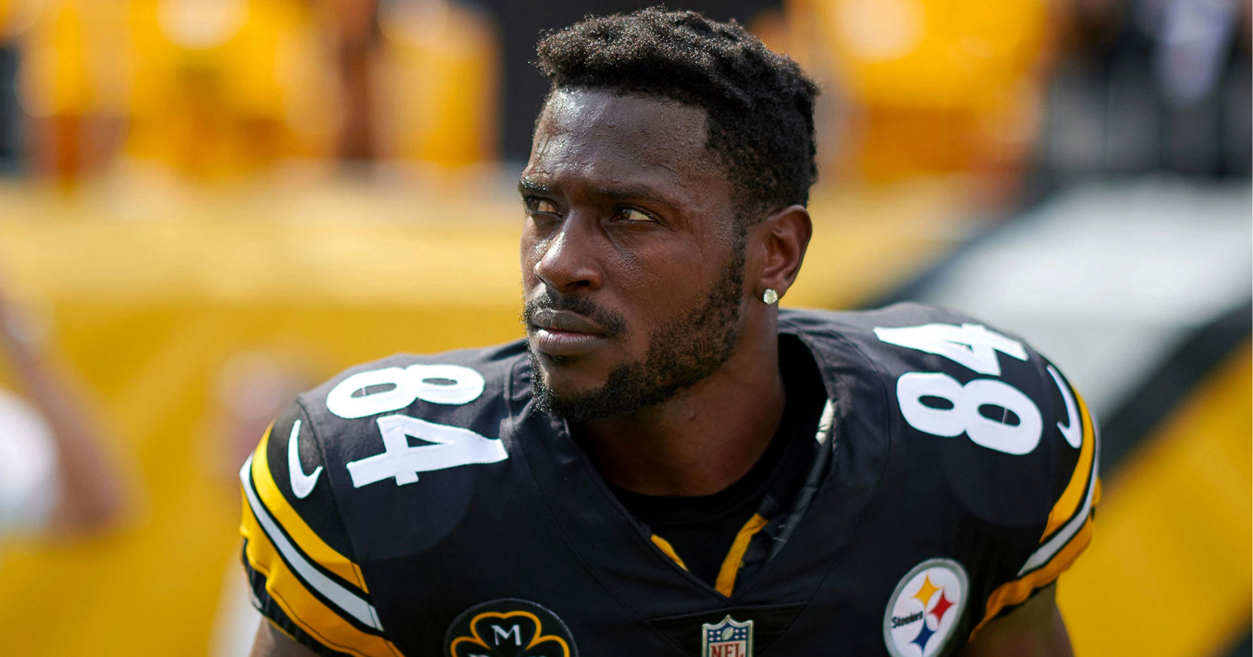 Antonio Brown Unfollows The Steelers On All Social Media, Begins ...