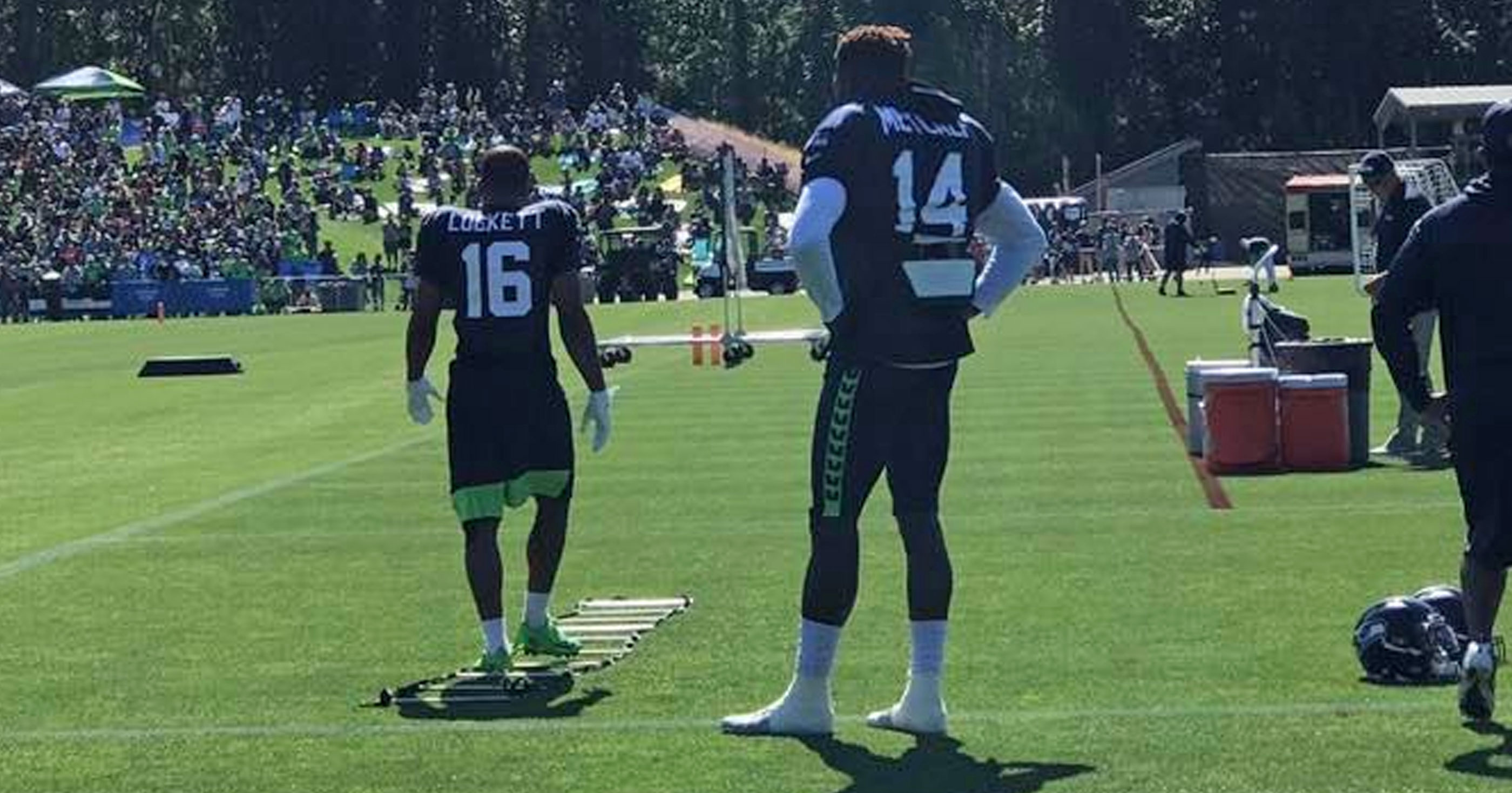 Seahawks Rookie WR D.K. Metcalf’s Size Standing Next To Fellow WR Tyler