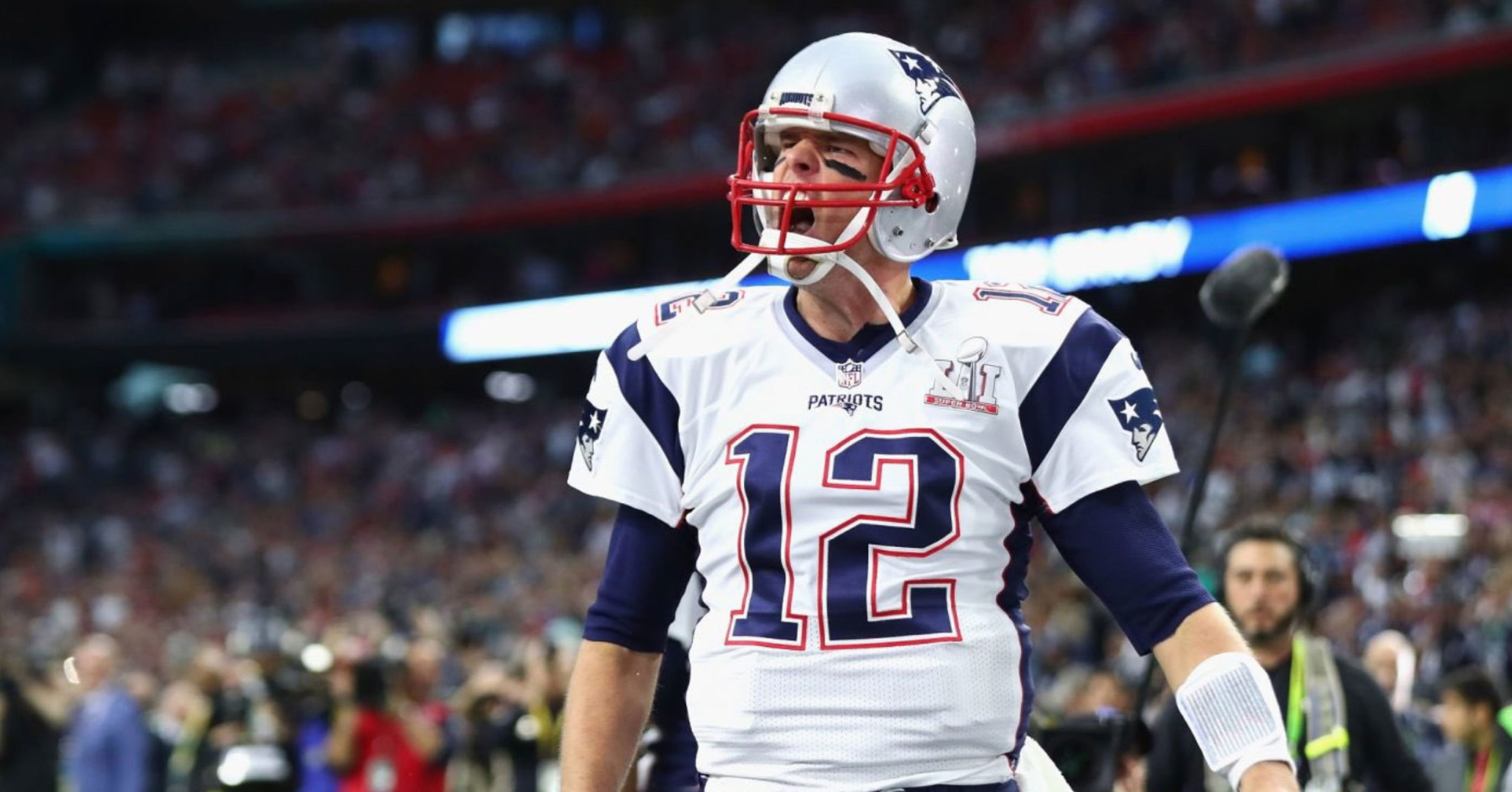 Tom Brady Signs Contract Extension With The Patriots Through 2019