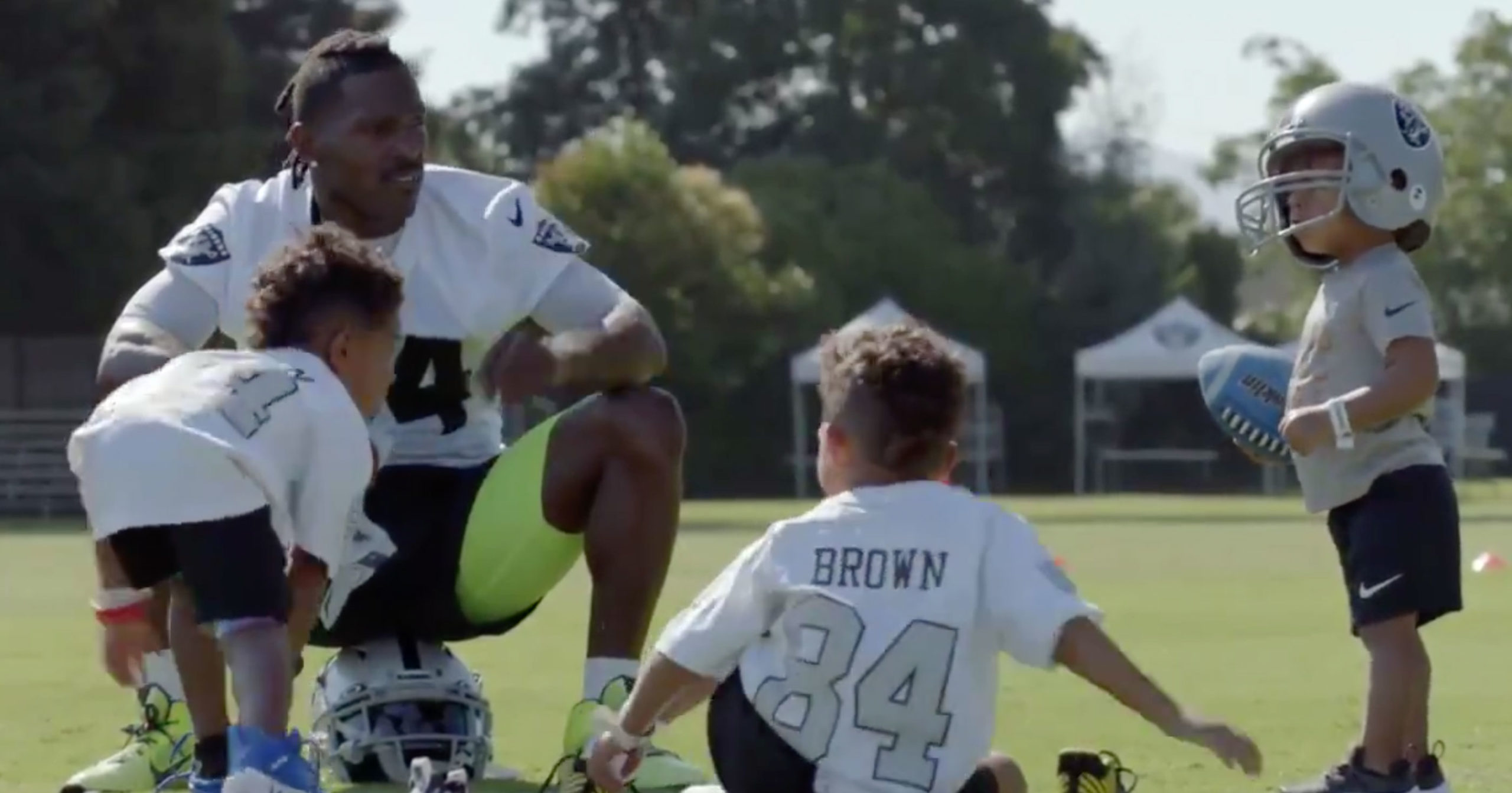 Hard Knocks': Antonio Brown's son asks, 'Where's Roethlisberger?'