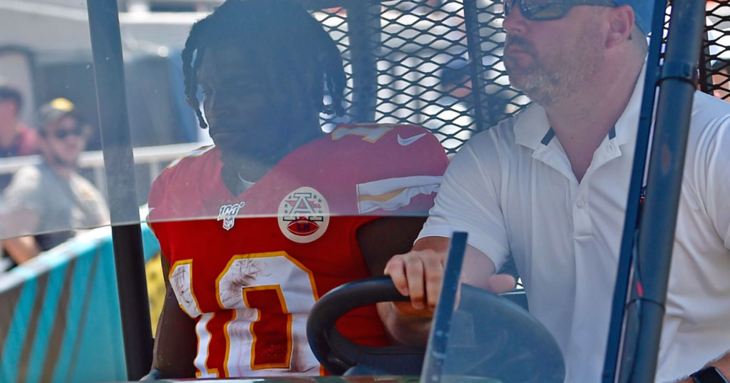 Chiefs WR Tyreek Hill Taken To Hospital After Shoulder Injury Caused