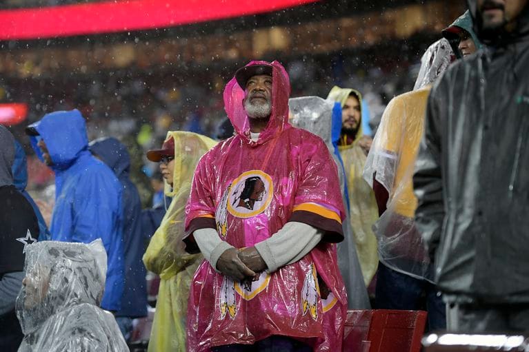 A Redskins Fan In Florida Flies Out To Washington DC For Every Redskins  Home Game - Daily Snark