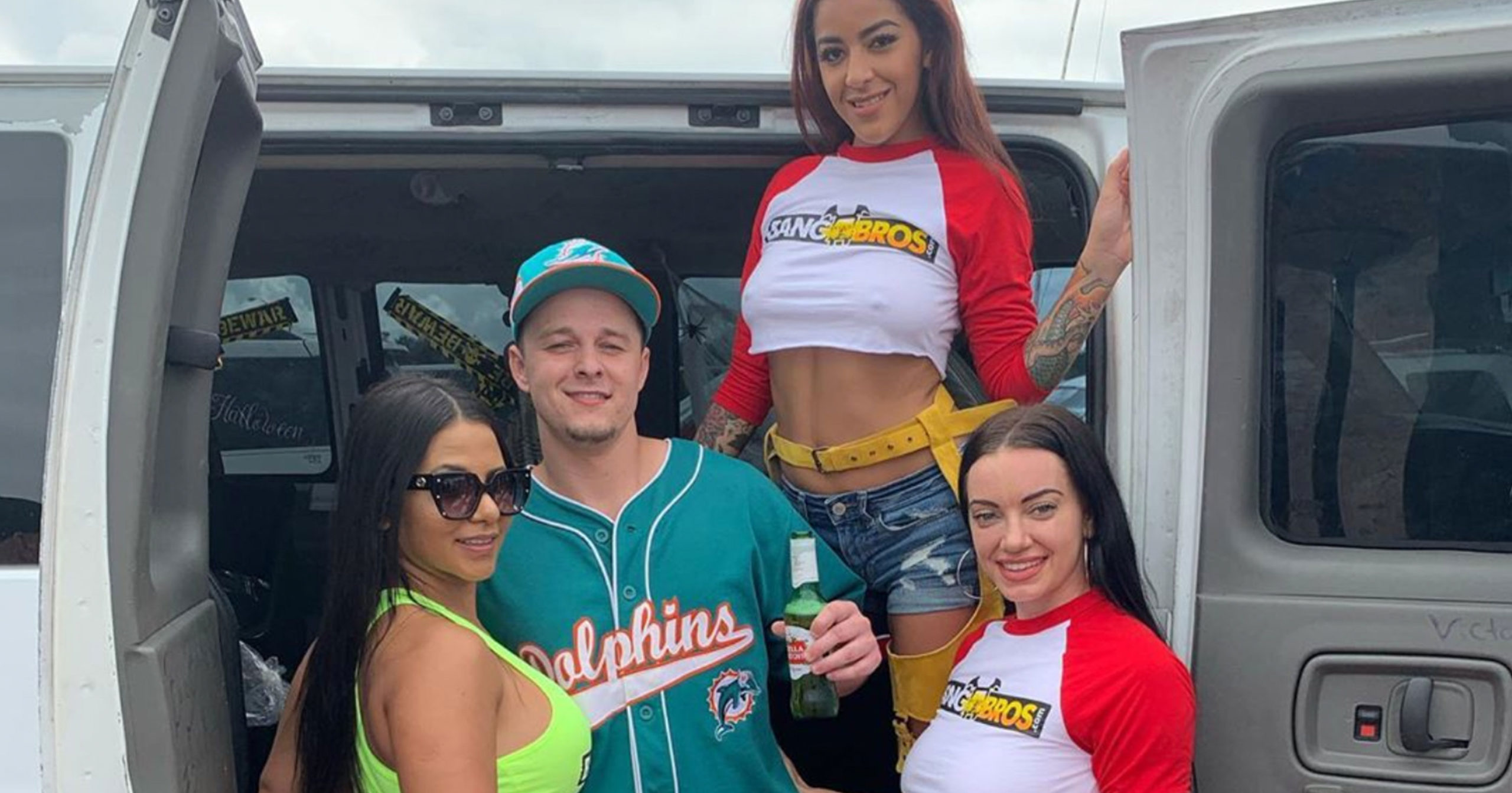Bang Bros Brought The Bang Bus To The Dolphins-Redskins Game In Miami (PICS...