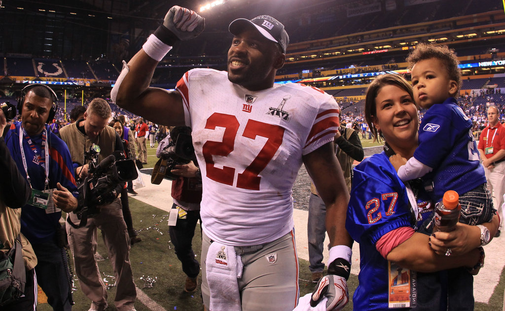 Morning Show with Boomer & Gio on X: Brandon Jacobs stops by to bring  @GioWFAN a new Giants playoff shirt  / X