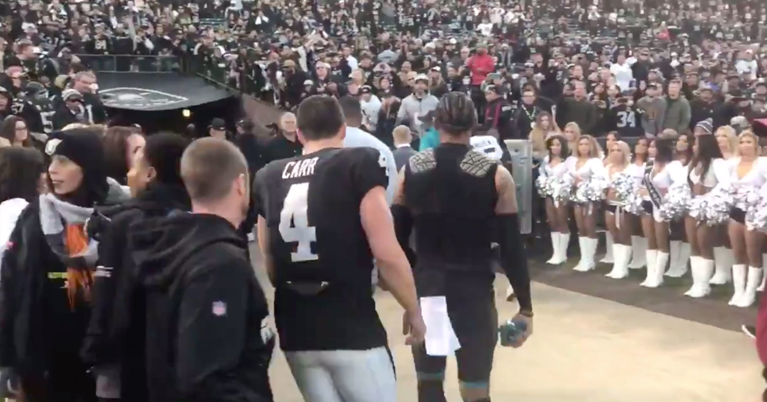 Raiders Fans Boo Their Team Off The Field After Last Ever Game In ...