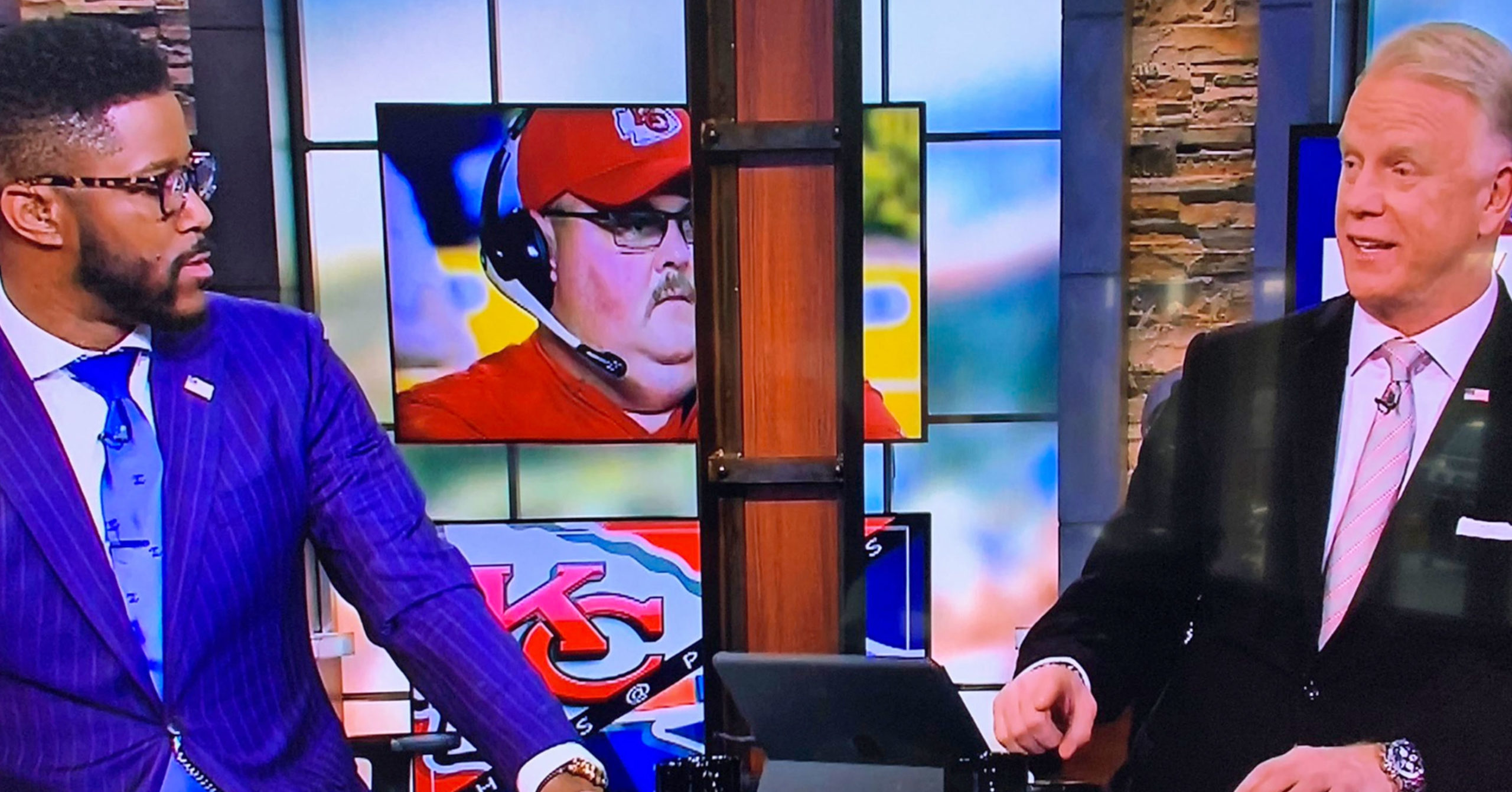 Fan dressed as Andy Reid does bang-up job of mimicking the Chiefs head coach