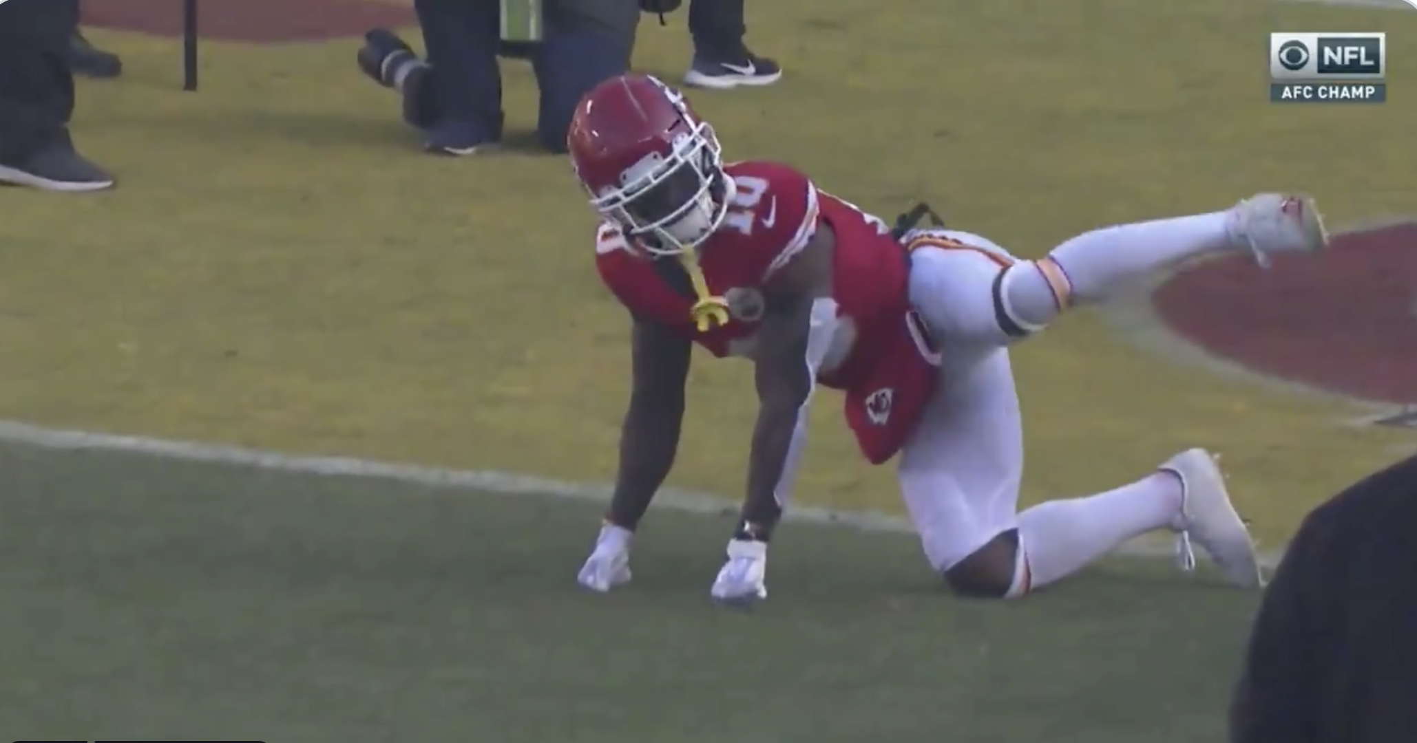 Chiefs' Tyreek Hill Breaks Out "DogPeeing" Celebration During Pregame