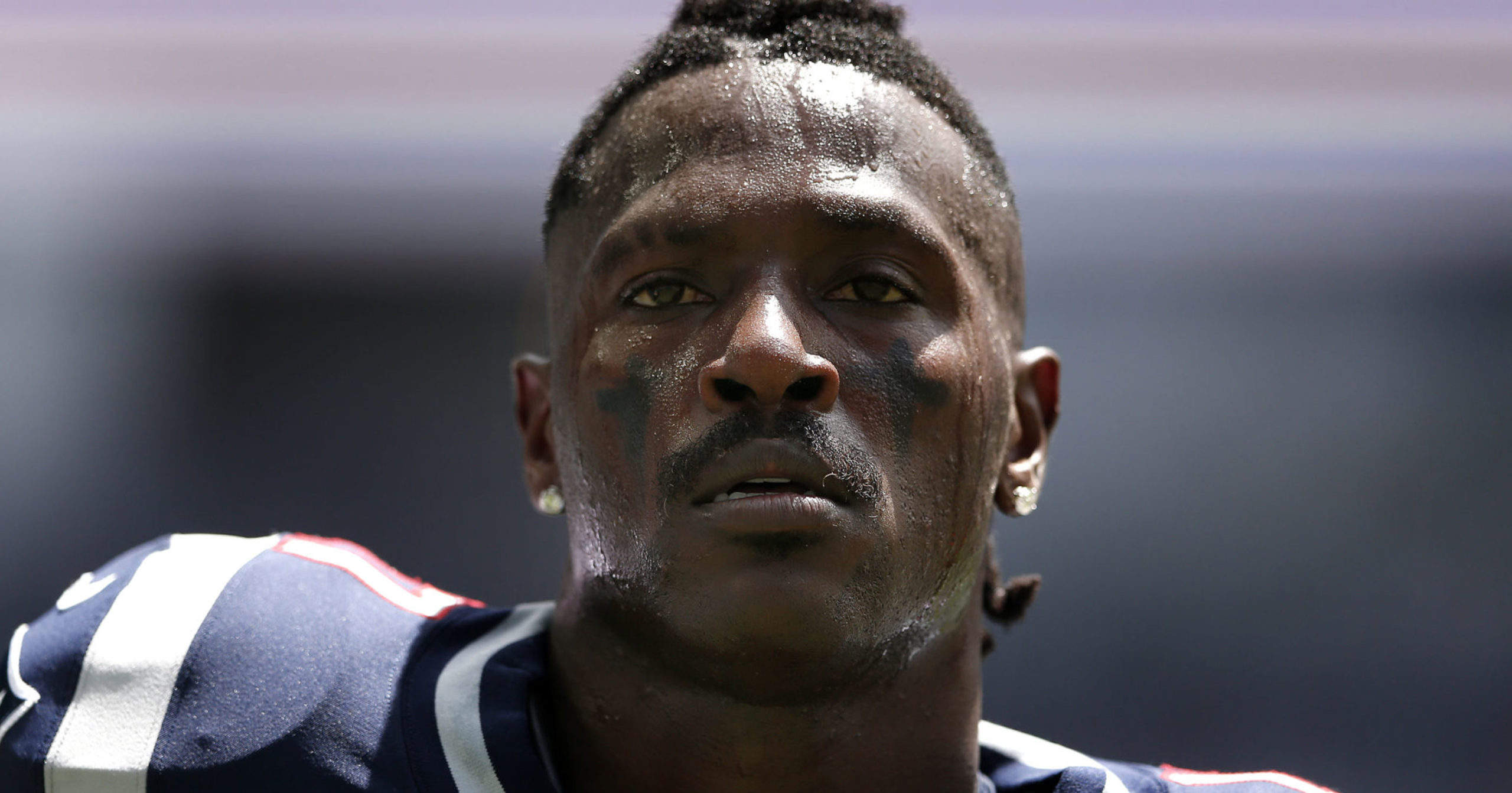 Antonio Brown Turns Himself Into Police After Being Issued Arrest Warrant