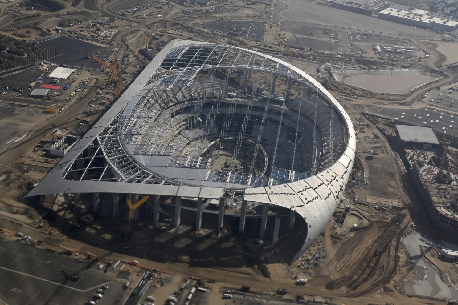 SoFi Stadium's Oculus Scoreboard Tested Before Opening For Rams And