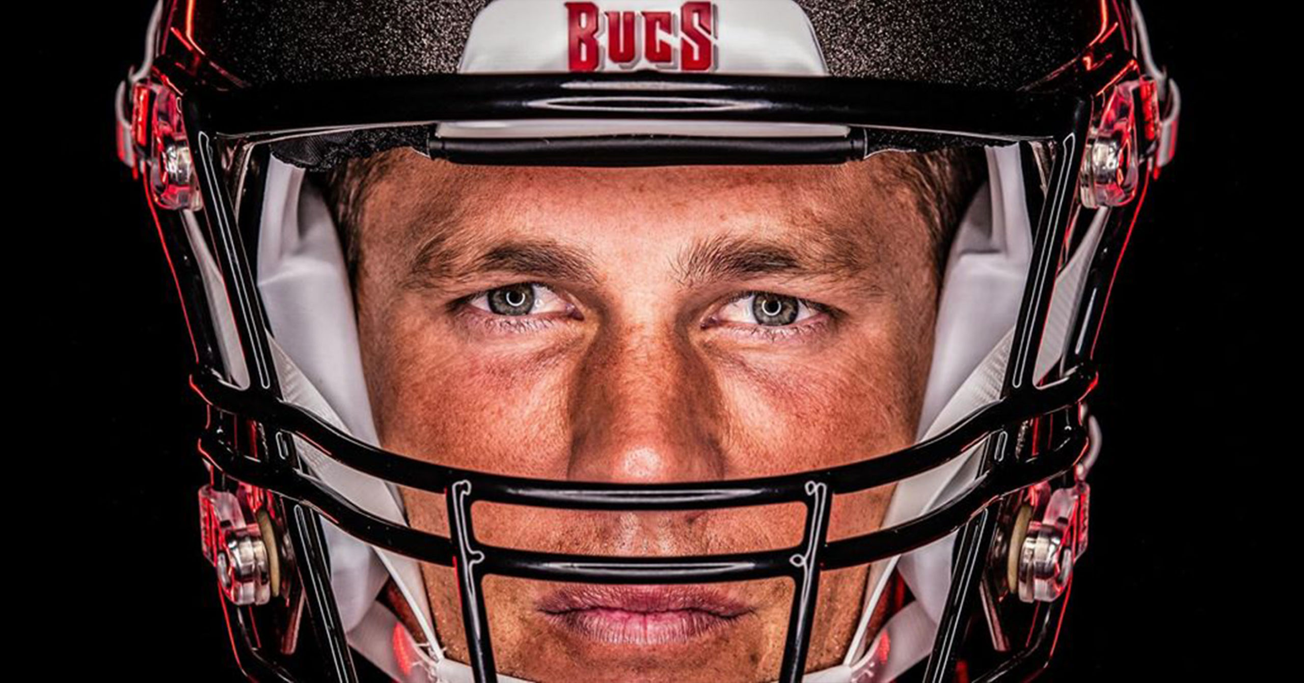 Buccaneers release first photos of Tom Brady in team uniform