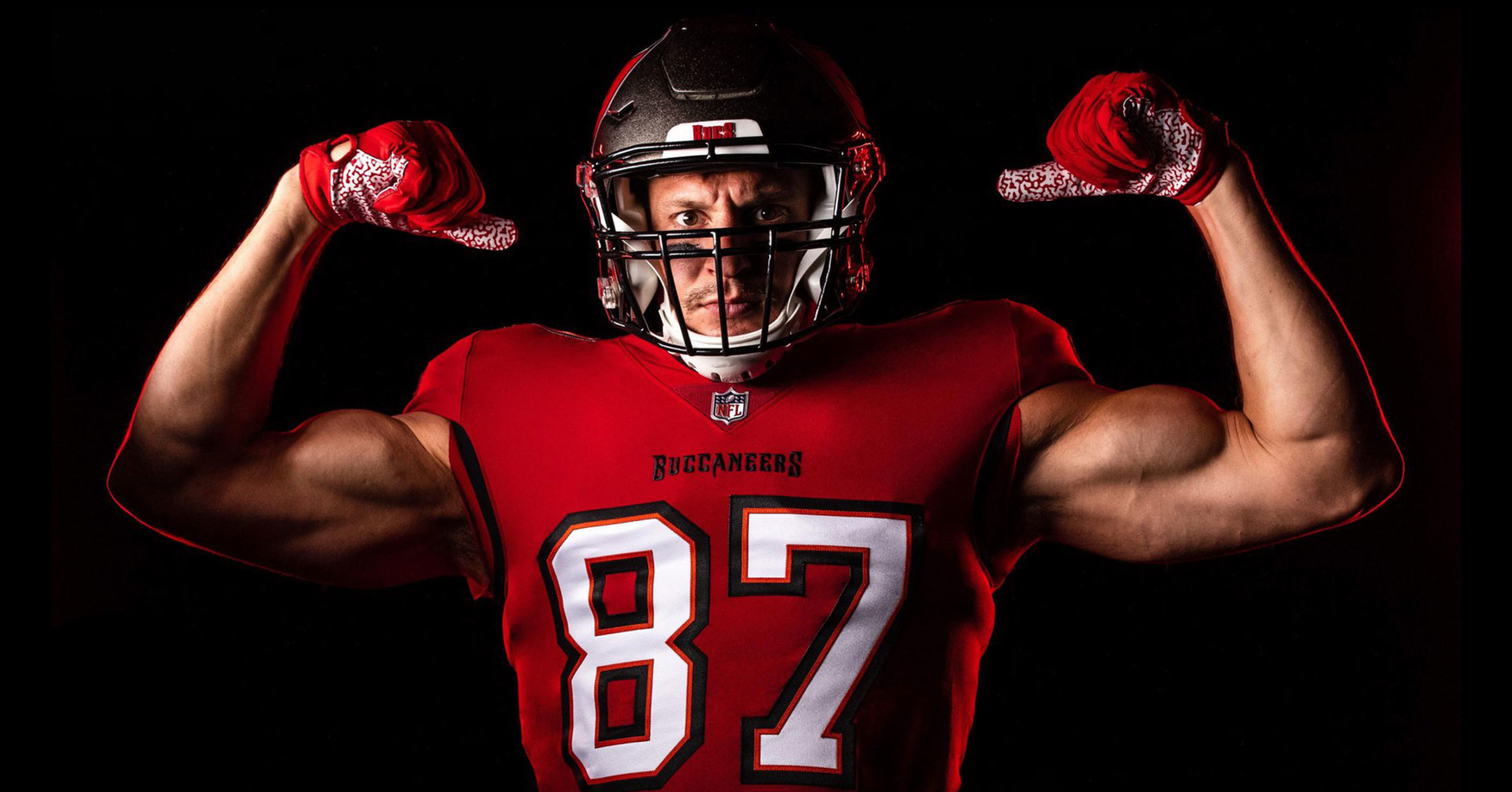 First Images Of Rob Gronkowski In Buccaneers Uniform Released (PICS) .