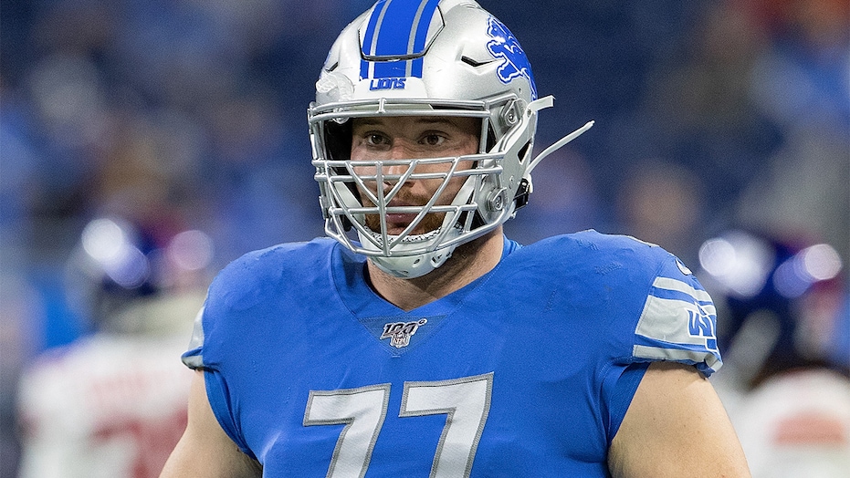 Detroit Lions Center Frank Ragnow Played Through Sunday's Game With A  Fractured Throat - Daily Snark