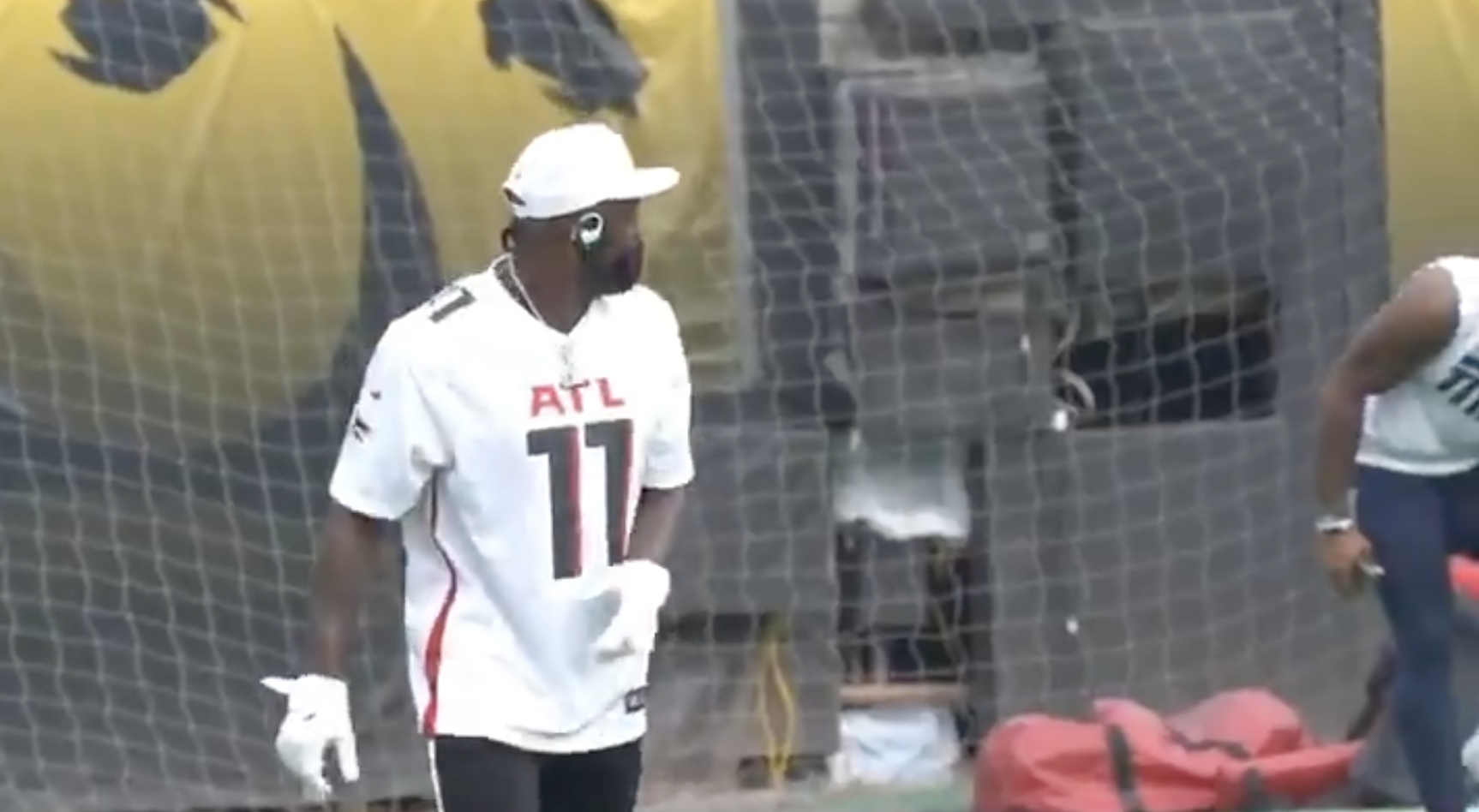 AJ Brown shows respect to Julio Jones with great gesture