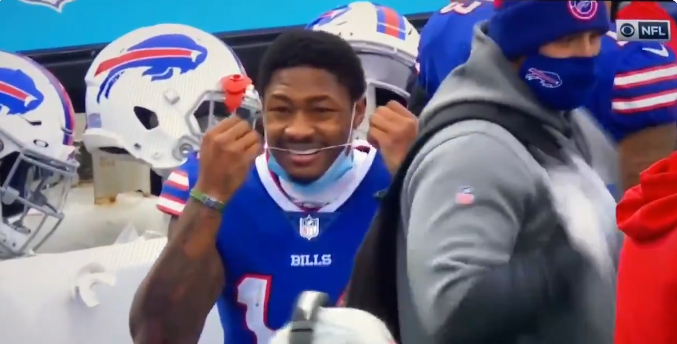 Stefon Diggs Makes Bills Fans Laugh: Flosses Teeth On The Sideline [VIDEO]