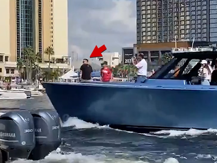Buccaneers: Tom Brady has new $6-million yacht that's absolutely wild