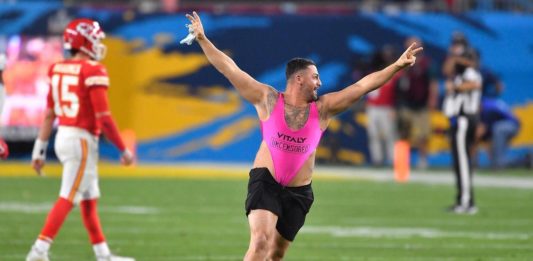 super bowl streaker not getting paid