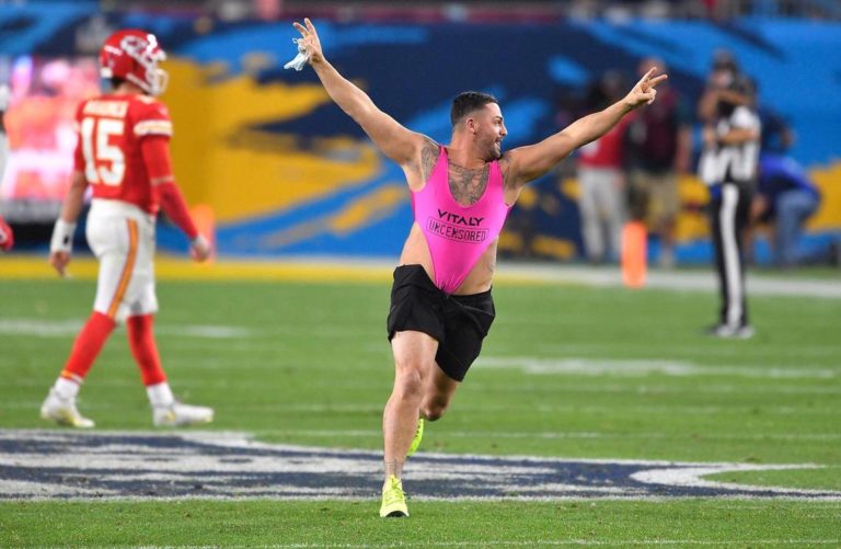 was there a streaker at super bowl 2021
