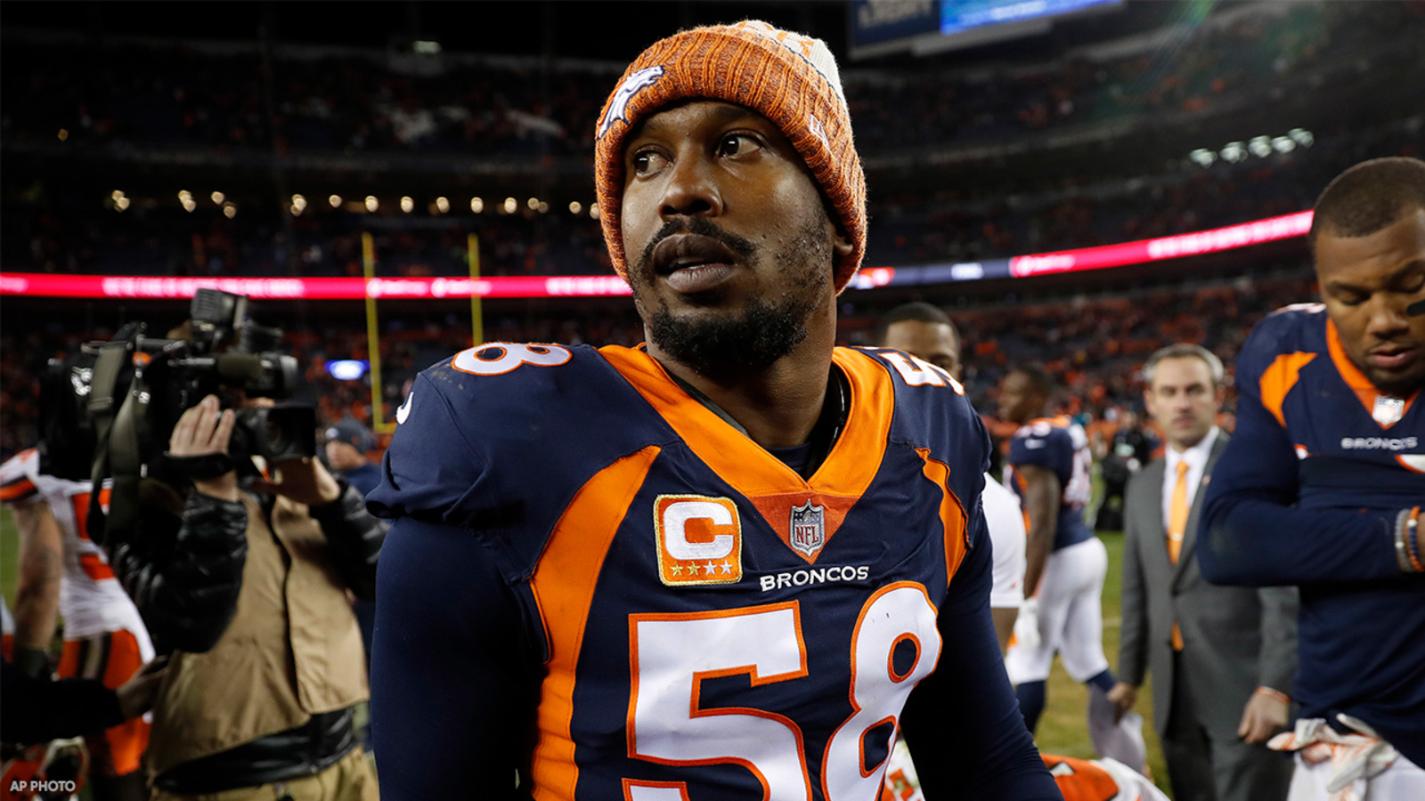 Denver Broncos exercise Von Miller's 2021 option