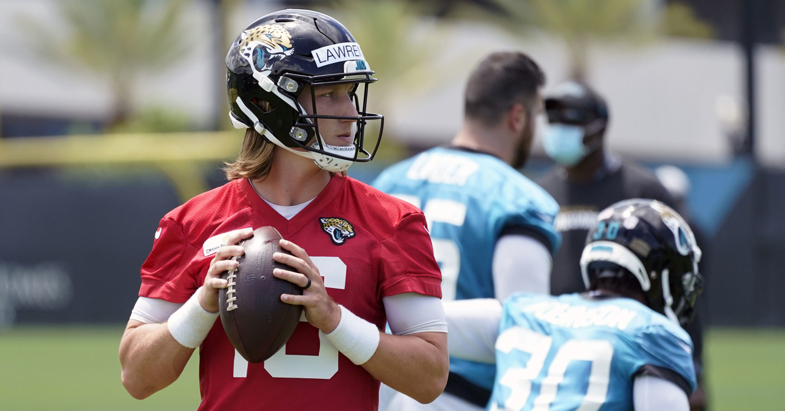 Trevor Lawrence throws 2 touchdown passes, Jaguars pitch shutout