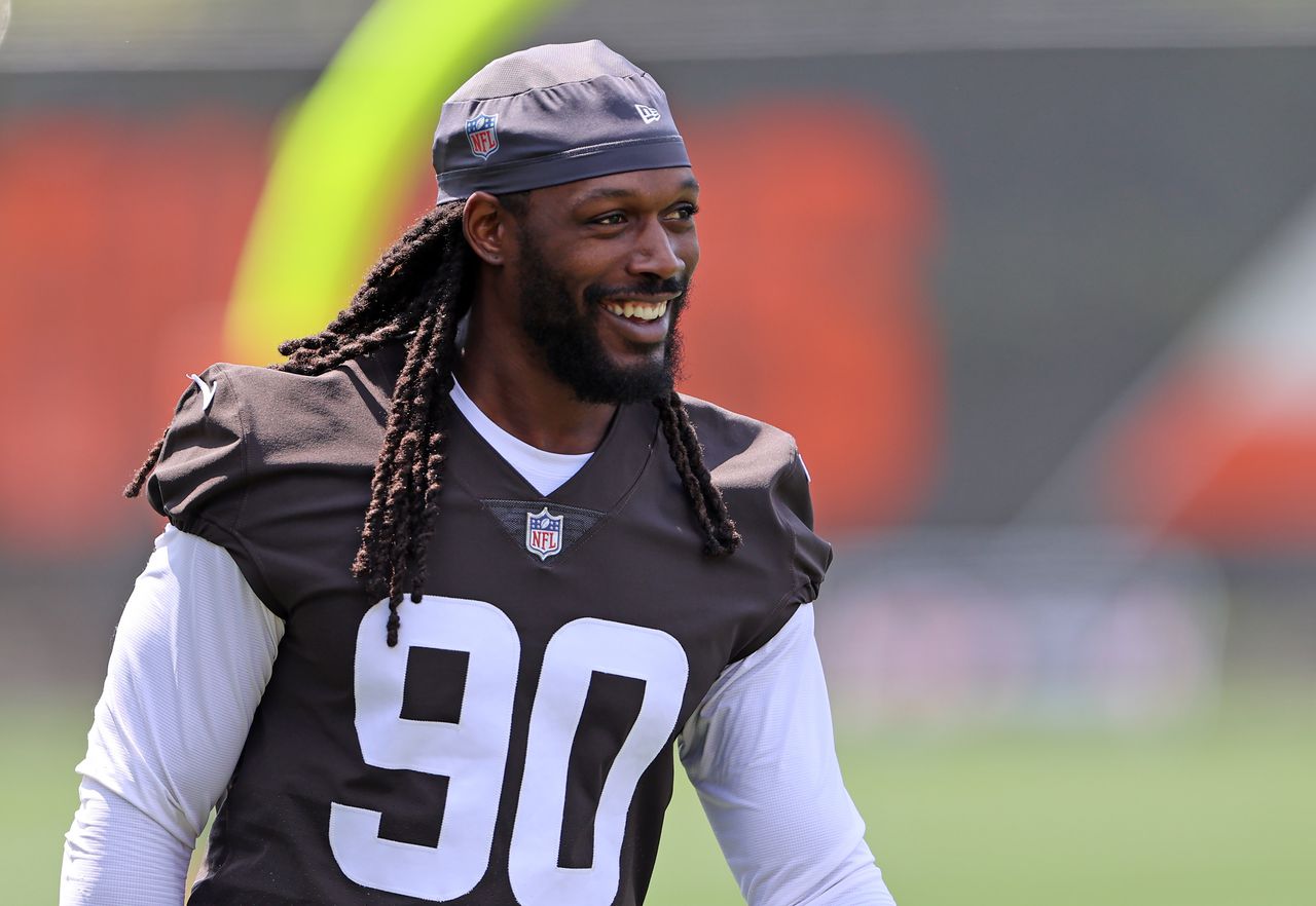 Cleveland Browns' Jadeveon Clowney eager to face 'unathletic' guards