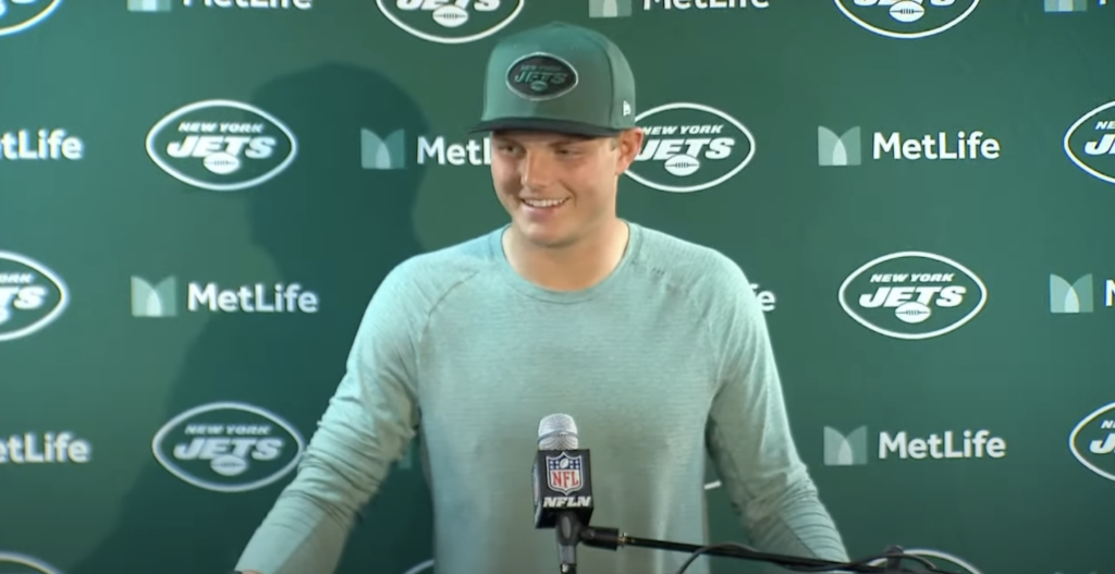 Jets to Rethink Wearing Microphones After Sam Darnold's 'Ghosts