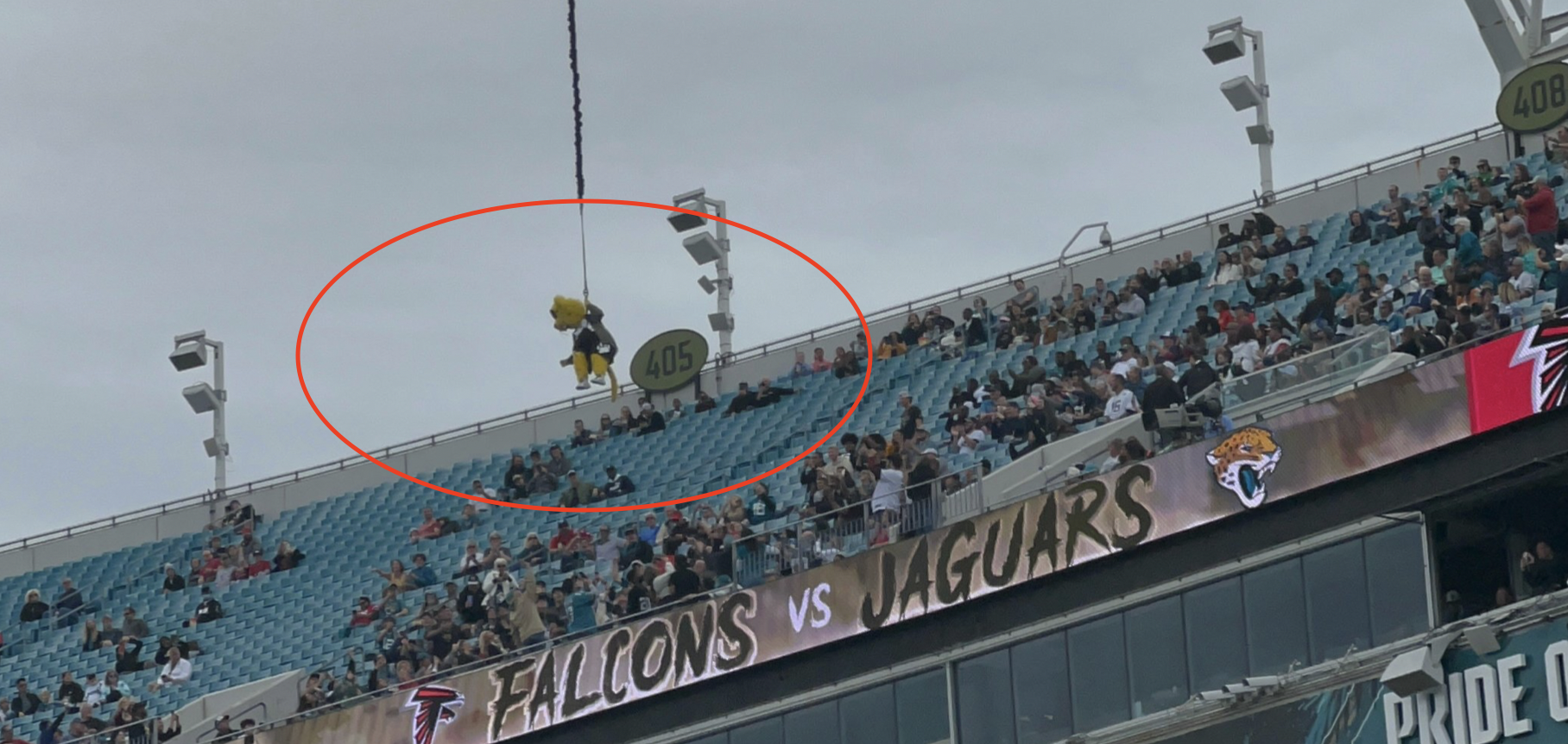 Jaguars Mascot Got Stuck Trying To Bungee Jump Into Stadium