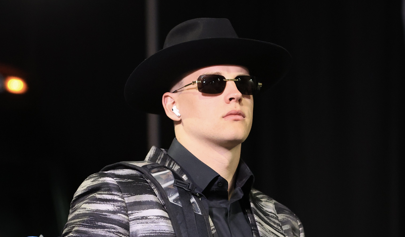 Joe Burrow stuns fans with Super Bowl pregame outfit ⋆ Terez