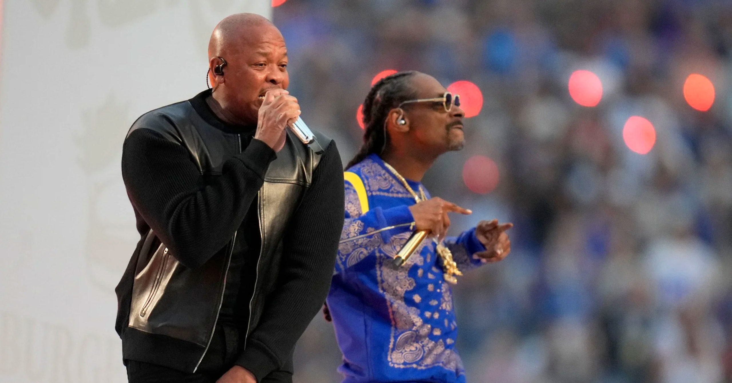 Dr. Dre raps anti-cop lyric, Eminem kneels in nod to Kaepernick during  Super Bowl halftime show - Washington Times